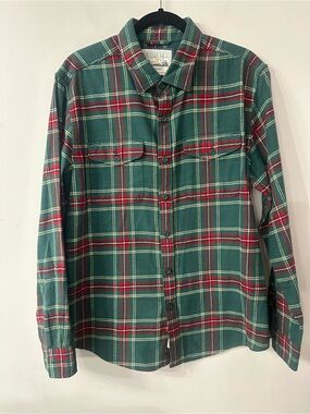 Classic Green Plaid Button-Down Shirt